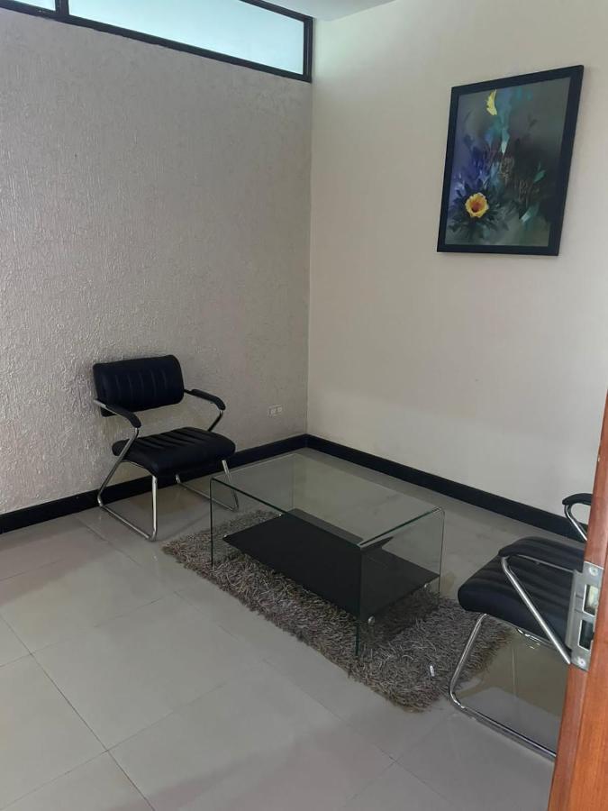 The Lotus Boutique Hotel จิกมากาลูร์ ภายนอก รูปภาพ