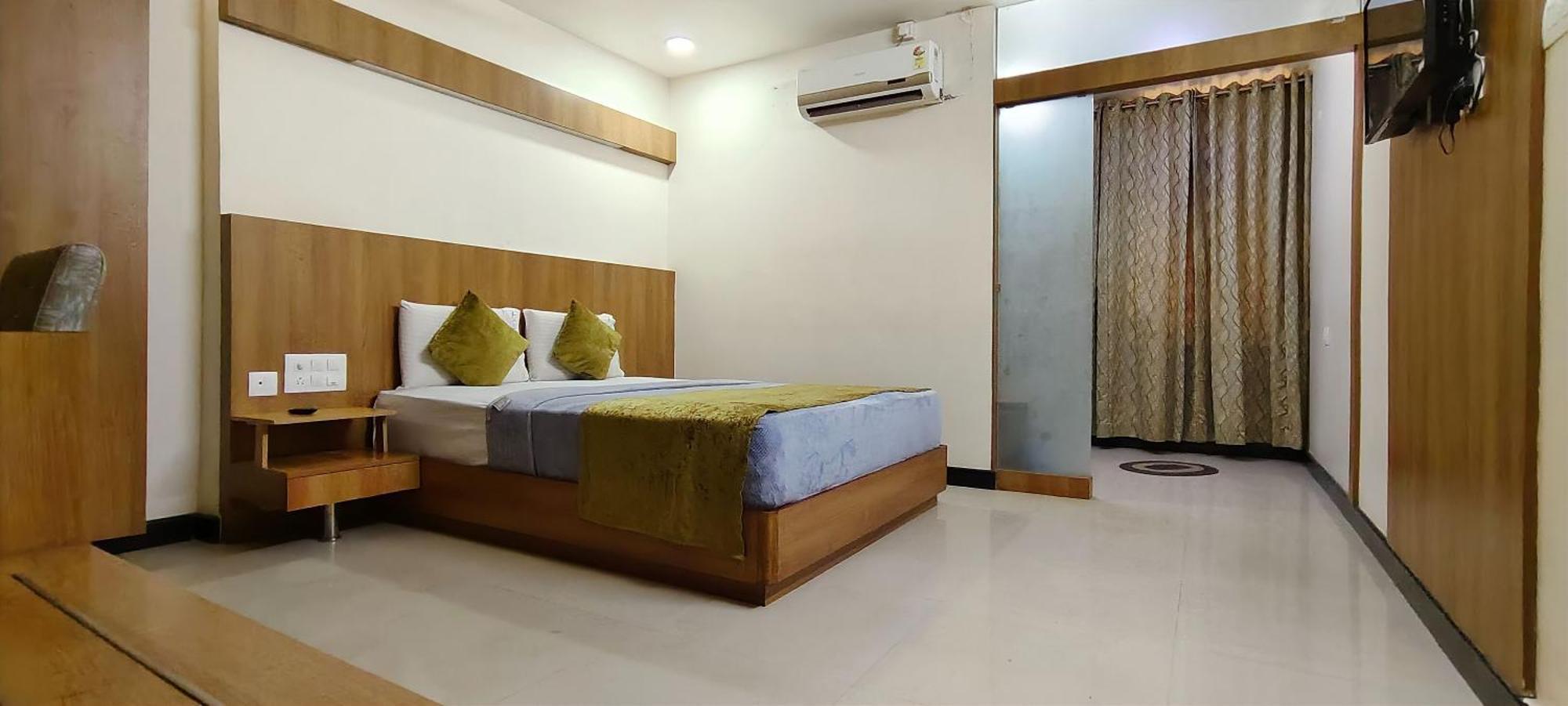 The Lotus Boutique Hotel จิกมากาลูร์ ภายนอก รูปภาพ