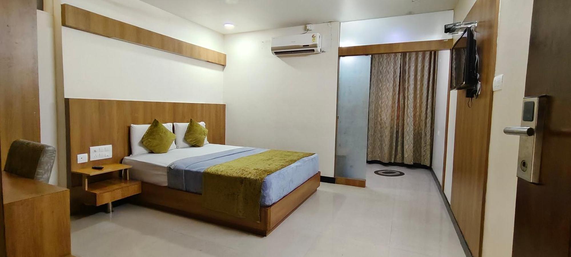 The Lotus Boutique Hotel จิกมากาลูร์ ภายนอก รูปภาพ
