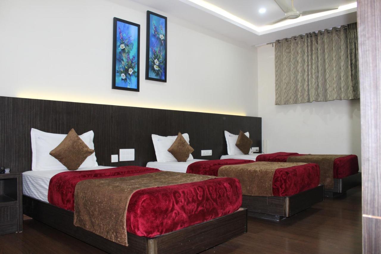 The Lotus Boutique Hotel จิกมากาลูร์ ภายนอก รูปภาพ