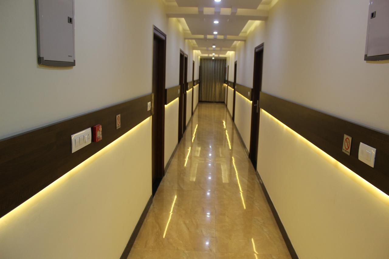 The Lotus Boutique Hotel จิกมากาลูร์ ภายนอก รูปภาพ