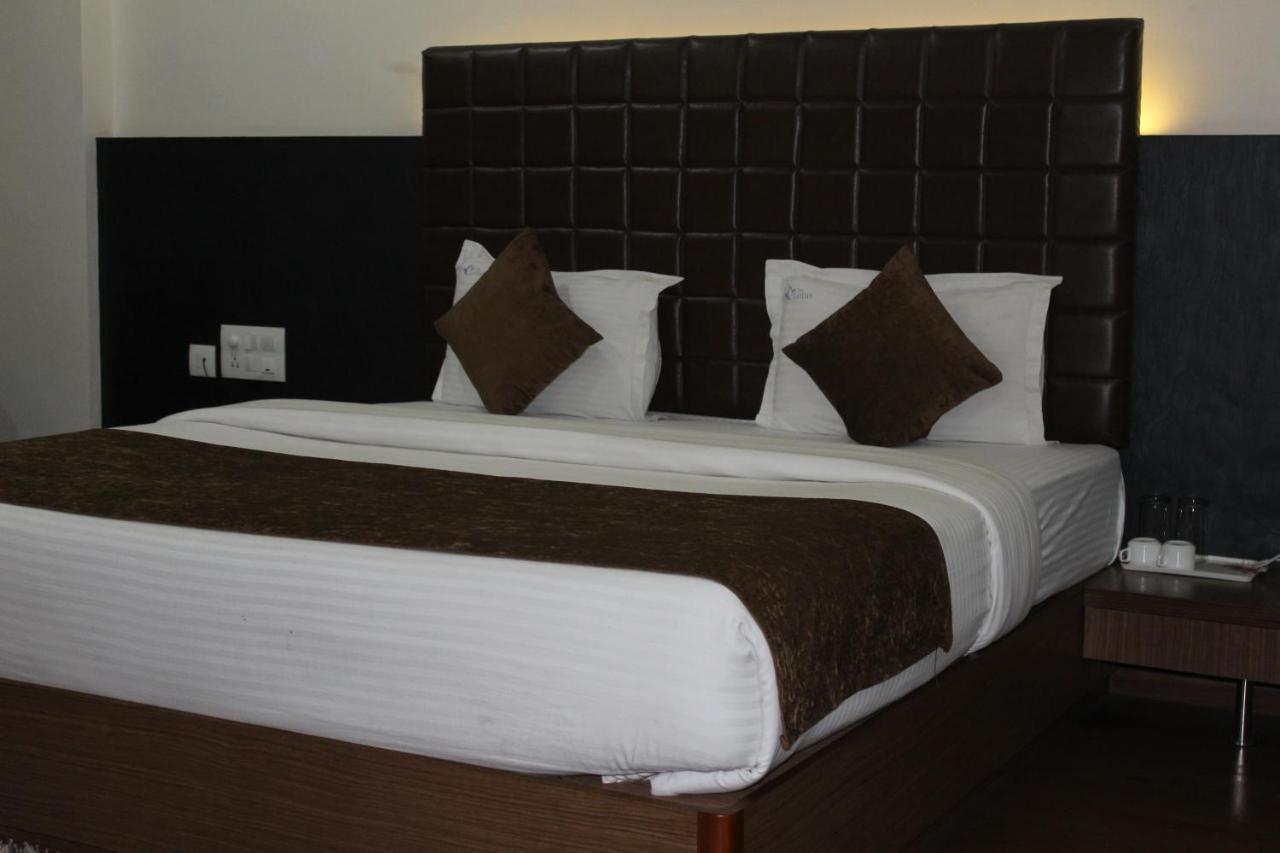 The Lotus Boutique Hotel จิกมากาลูร์ ภายนอก รูปภาพ